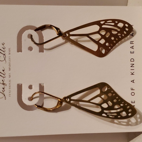 Butterfly Wing Earrings 🦋 - Picture 2 of 3